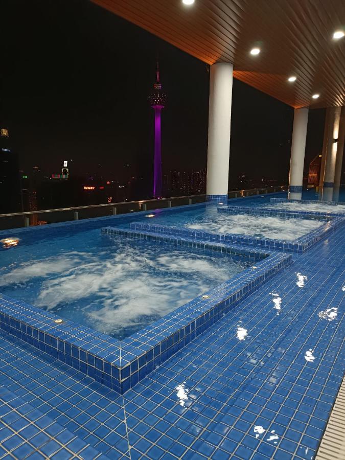 Lx 39A Balcony Klcc View 1 Bedroom Infinity Pool Kuala Lumpur Zewnętrze zdjęcie
