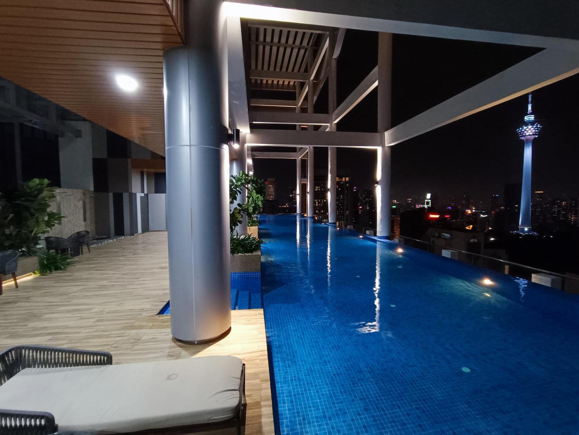 Lx 39A Balcony Klcc View 1 Bedroom Infinity Pool Kuala Lumpur Zewnętrze zdjęcie