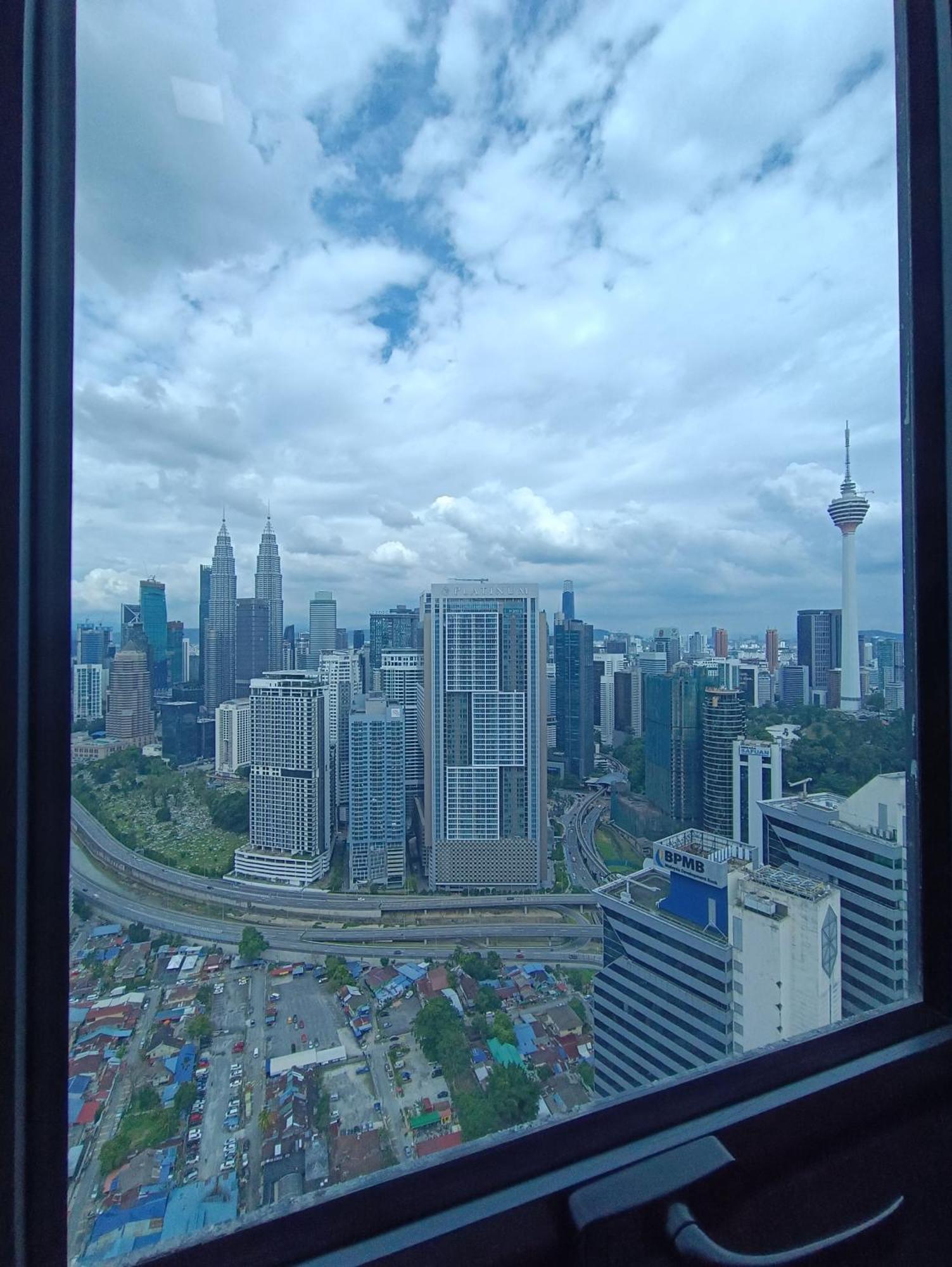 Lx 39A Balcony Klcc View 1 Bedroom Infinity Pool Kuala Lumpur Zewnętrze zdjęcie